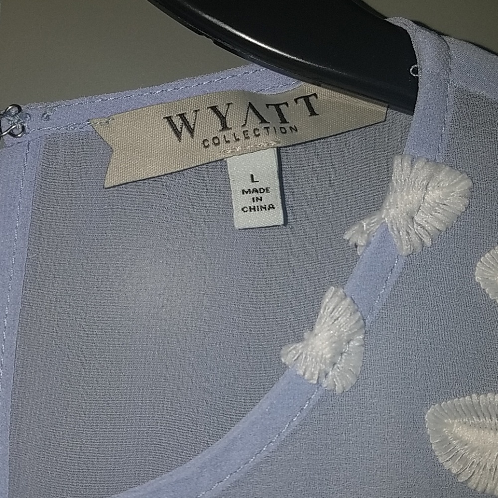 Wyatt Collection: Sheer Blouse - Picture 2 of 4